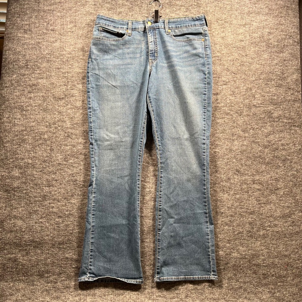 Signature by Levi Strauss & Co Womens Totally Shaping Bootcut Jeans Blue 16